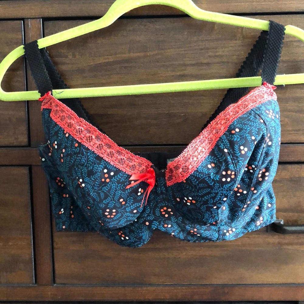 Freya Bra w/ lace Detail and Floral 36 FF